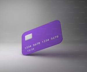 Cryptocurrencies offer high return potential and greater financial freedom through decentralisation, operating in a market that is open 24/7. However, they are a high-risk asset due to extreme volatility and the lack of regulation. The main risks include rapid losses and cybersecurity failures. The key to success is to invest only with a clear strategy and with capital that does not compromise your financial stability.